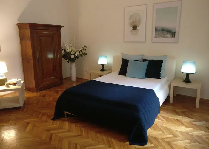 Opera Dream Apartment